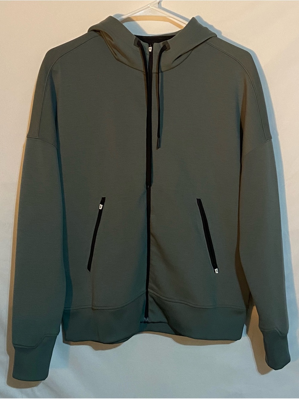 Women’s Run On Clouds Olive Zip Hoodie Size Small